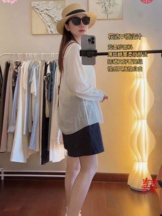 太爱了这衬衫了,柔软轻盈舒适,高级有质感,遮肉显瘦又有气质,月光白谁穿谁是仙女#夏季穿搭 #韩系穿搭 #这样穿太好看了 #短裤搭配 #衬衫