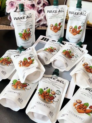 #坚果核桃 这个坚果奶实在太香了,一口下去满嘴留香,没喝过的一定要尝尝!#强烈推荐 #坚果奶 #巴旦木核桃坚果奶