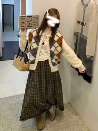 韩系复古菱形撞色针织开衫毛衣秋冬设计感百搭针织衫上衣女菱格子#韩系毛衣#针织开衫#秋冬款针织开衫#设计感开衫#菱格子外套