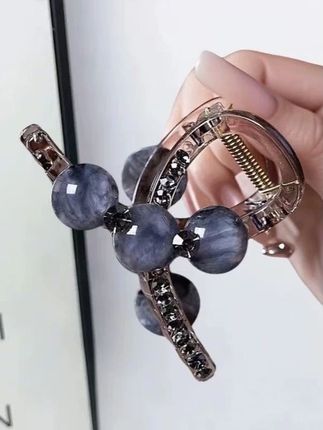 中号抓夹适合发量少高级感珍珠水钻发夹后脑勺盘发夹子鲨鱼夹头饰#头饰发饰