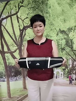 🏃♀️这款跑步手机腰包,轻便又贴身,再也不用担心手机没地方放。解放双手,畅跑无拘束!#跑步装备 #运动好物