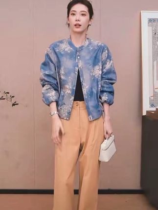 CHENSMCHEN 进口新中式圆领长袖皮衣女秋季气质显瘦外套 #被秋日氛围感穿搭拿捏了 #早秋穿搭三分钟出门不是梦 #早秋秀场抄作业告别路人感 #早秋冷冽又随性的气质穿搭 #陈什么陈