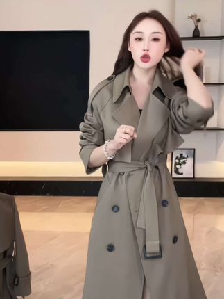 #被秋日氛围感穿搭拿捏了 #风衣#品质女装#时尚穿搭 @龙嫂吖
