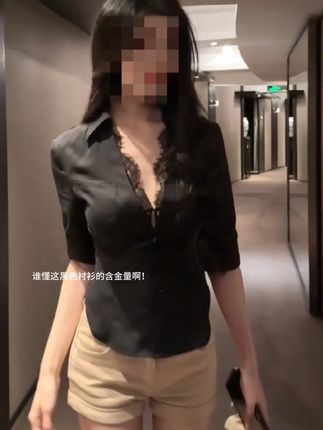答应我都去试试这黑色衬衫啊!纯欲御姐气质太绝了!#显瘦 #衬衫穿搭 #气质女神穿搭 #高级御姐 #纯欲风穿搭