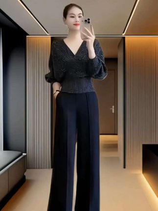 2025秋季新款#时尚气质显瘦女士网红洋气两件套#显瘦显高显气质#高级感穿搭#女神气质穿搭#今年最流行穿搭