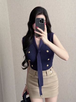 法式气质名媛小香风针织立体绣修身显瘦飘带V领时尚背心女#法式气质名媛 #小香风#针织衫#修身显瘦#v领
