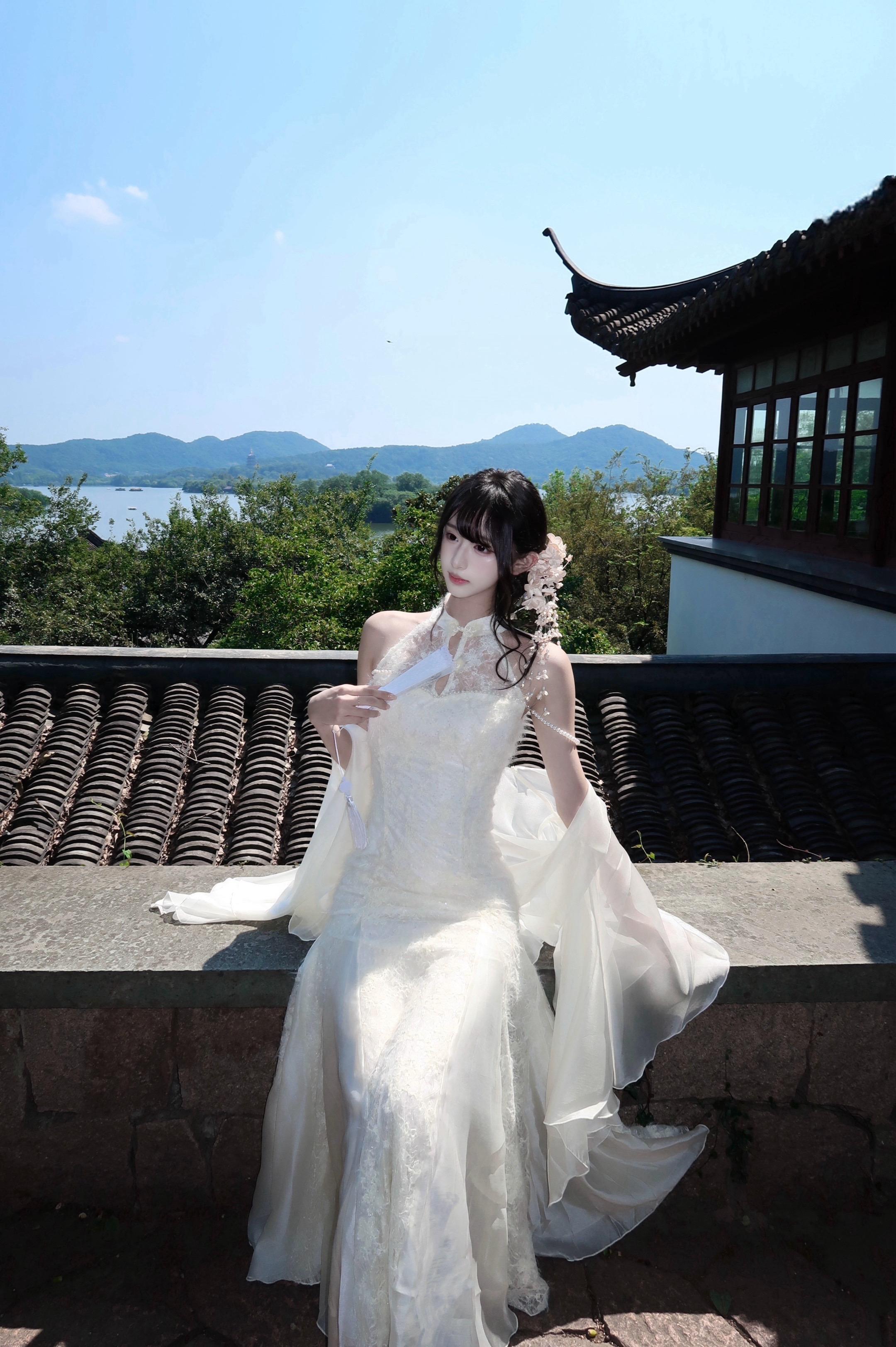 过情关 谁敢闯。#旗袍 #西湖