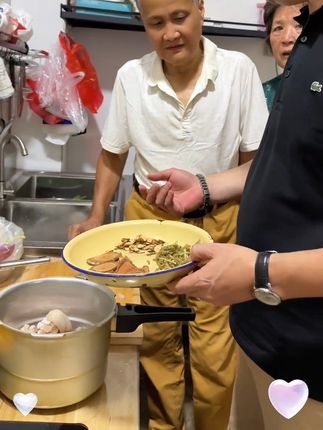 在家就可以轻松炖起来喝,猪脚汤的味道很好喝 #为你煲汤 #同城美食 #闽南语