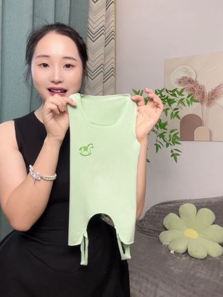 #婴幼儿服饰 #面料舒适透气 #萌娃穿搭 #宝宝肚兜防着凉护肚子神器 #dou上热门 夏季防着凉肚兜,婧麒品牌冲销量,价格简直太划算,轻薄透气,特别适合小月龄宝宝!