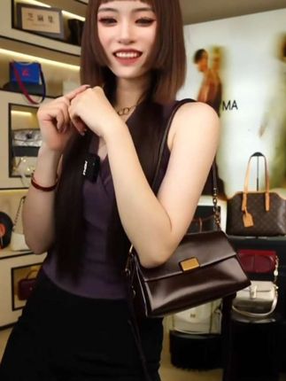 #包包#轻奢女包 #新款上新 #单肩斜挎包 #腋下包