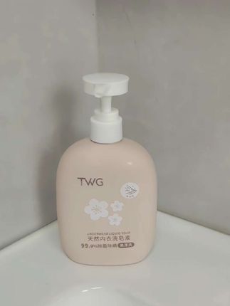 #无限回购的宝藏单品 #洗护好物 #生活用品分享 #好用不贵内衣洗皂液#洗衣液自用分享
