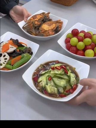四角盘子家用陶瓷简约8英寸大号沙拉碗盘水果盘翘脚盘子纯白餐具#盘子#陶瓷餐具 #餐盘#美观实用 #超便宜超划算