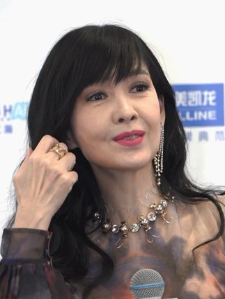 真正公认的一代玉女周慧敏,57岁了依旧美丽动人,岁月不败美人!#周慧敏