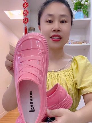 #时尚雨鞋 #防滑耐磨 #软底软面 #透气舒适不臭脚