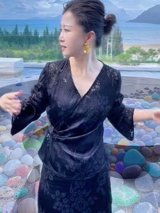 #无限回购的宝藏单品 #半身裙套装 #穿出自己的风格