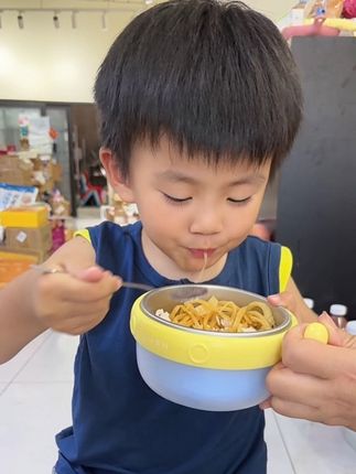 干啥啥不行,吃饭第一名,出门必带辅食碗,饿了主打一个干饭#妈呀太香了 #小吃货的日常