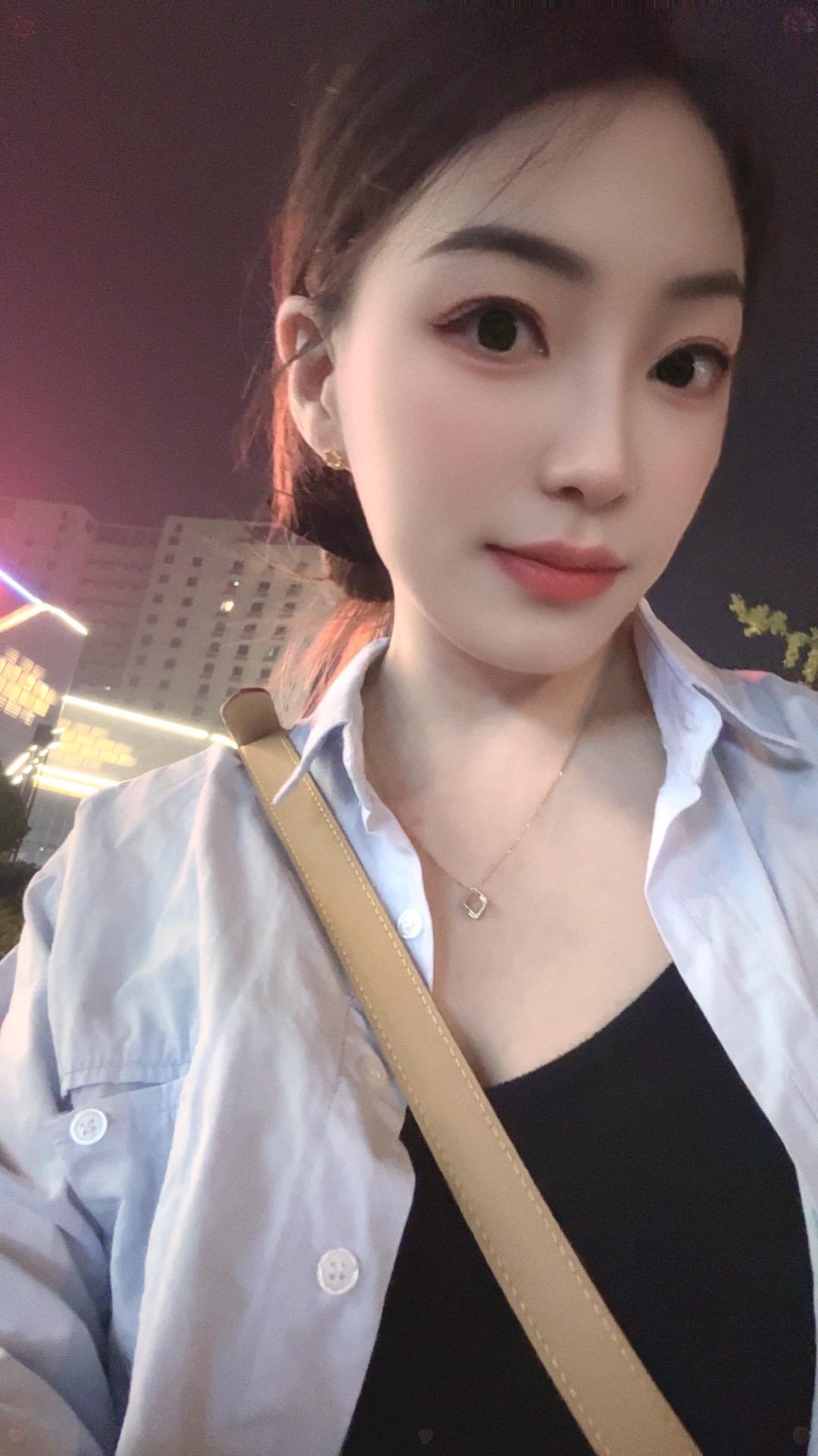 男人挣钱是为了留住心爱的女人 女人挣钱是为来离开那个让她受气的男人 #道理分享……