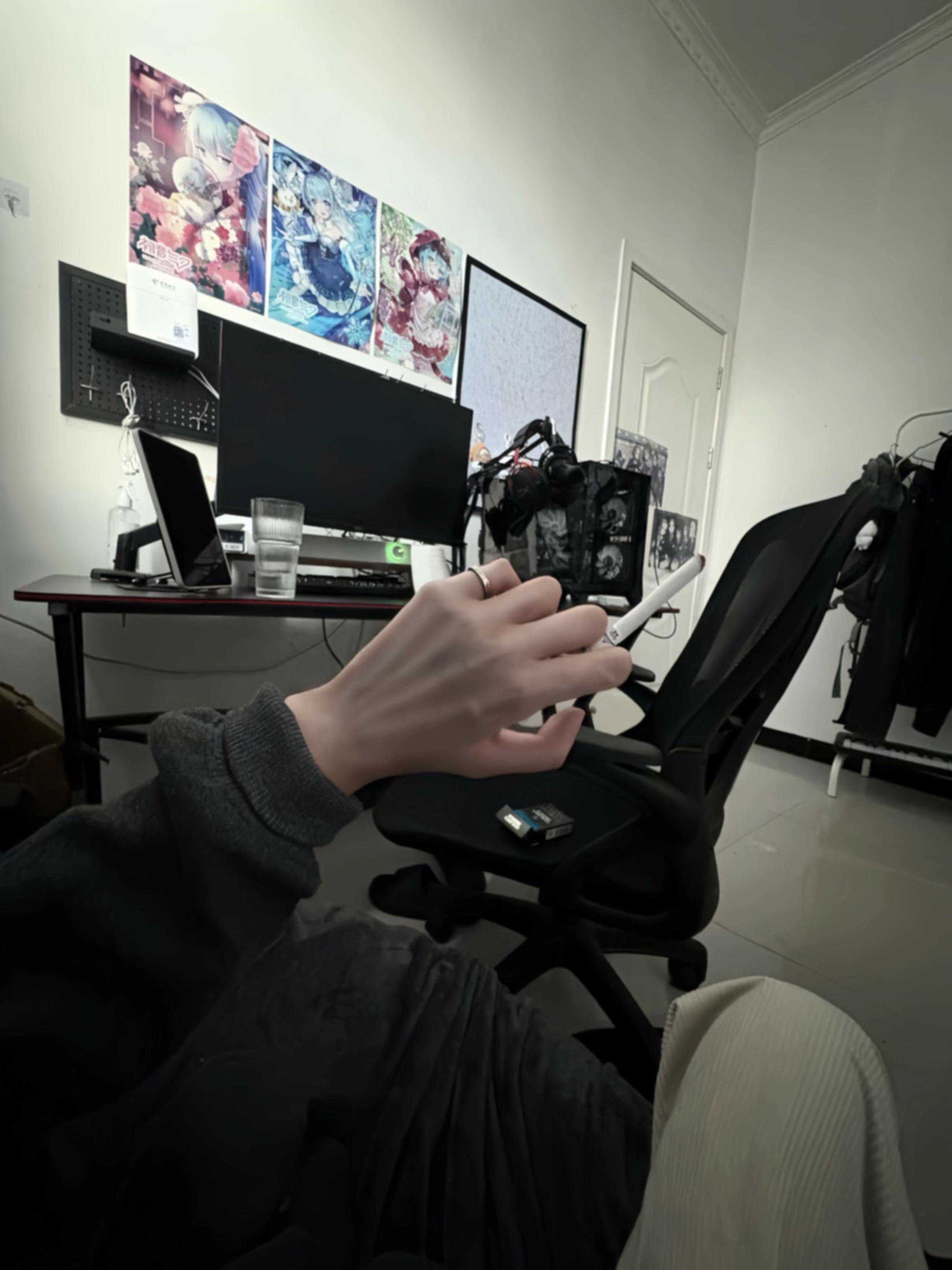 我明白爱与恨都痛入骨髓 于是左手套起尾戒#inmyfeeling