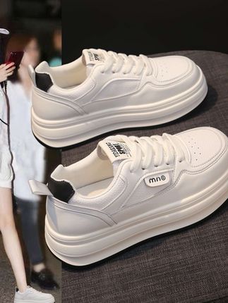 厚底小白鞋女2025新款春季爆款休闲百搭板鞋平底白色女鞋#爆款热卖中 #好物推荐🔥 #好鞋推荐 #好穿又好搭 #软底软面穿上超舒服