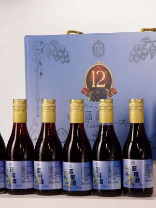 云南蓝莓酒果酒微甜12度半甜型果香浓郁187ml6瓶礼盒装不苦不涩