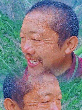 天气太热了再热也值得我这一路上祈祷让所有人健健康康。#朝拜