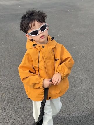 后来我不再较劲 只想好好爱我的孩子 至于其他人和事 不值得我浪费一丁点儿心思 原来那个没理都要争三分的女孩 最终成了有理也不计较的妈妈 时间从来没有让我原谅过任何人 我只是不在乎了… #当妈妈后 #宝妈带娃#宝妈情感共鸣 #只有宝妈才懂吧#萌娃穿搭