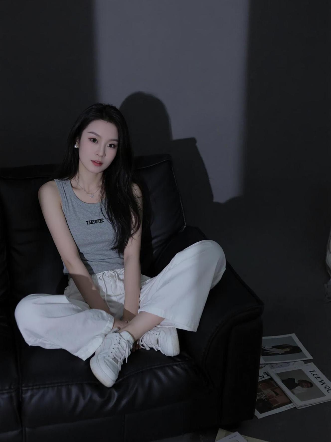 故事人人有,只是各不同,有钱把日子过好,没钱把心情过好,有什么样的能力就过什么样的生活。