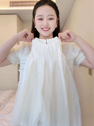 超甜美超精致的网纱连衣裙,孩子上身又仙又美的,重工的刺绣搭配 蓬蓬的网纱拼接,时髦洋气又显气质,关键拿到手品质完全不输品牌货!#高品质童装 #超仙连衣裙 #女童连衣裙 #夏季新款 #超便宜超划算