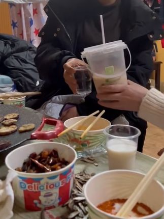 这个酒比奶茶还要甜#喝酒日常 #喝酒后 #干杯🍻