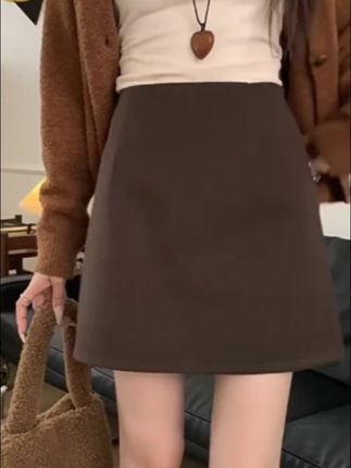 #复古棕色毛呢半身裙女秋冬季小个子高腰显瘦百搭防走光包臀A字裙#时尚穿搭