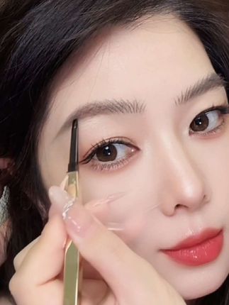 不会选择眉笔的小仙女们看过来了,快喊你的闺蜜一起用 #眉笔#防水防汗不晕染 #画眉#眼妆#化妆工具