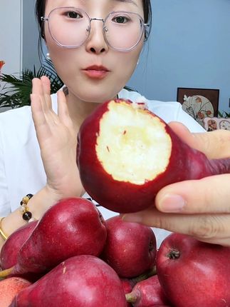 #脆甜多汁 #红啤梨 #快来一起尝个鲜 #优质水果