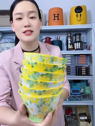 家里的米饭碗还是要选这种斗笠的 5英寸6个装,不仅端拿不烫手,看起来还特别的有质感。#碗 #斗笠碗#米饭碗 #颜值餐具 #无线回购的宝藏单品