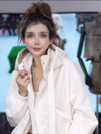 短款冲锋衣工装外套独特别致小个子休闲夹克短款外套#小个子穿搭 #短款夹克服#时尚洋气减龄 #百搭上衣#休闲减龄@DOU+上热门 @DOU+小助手
