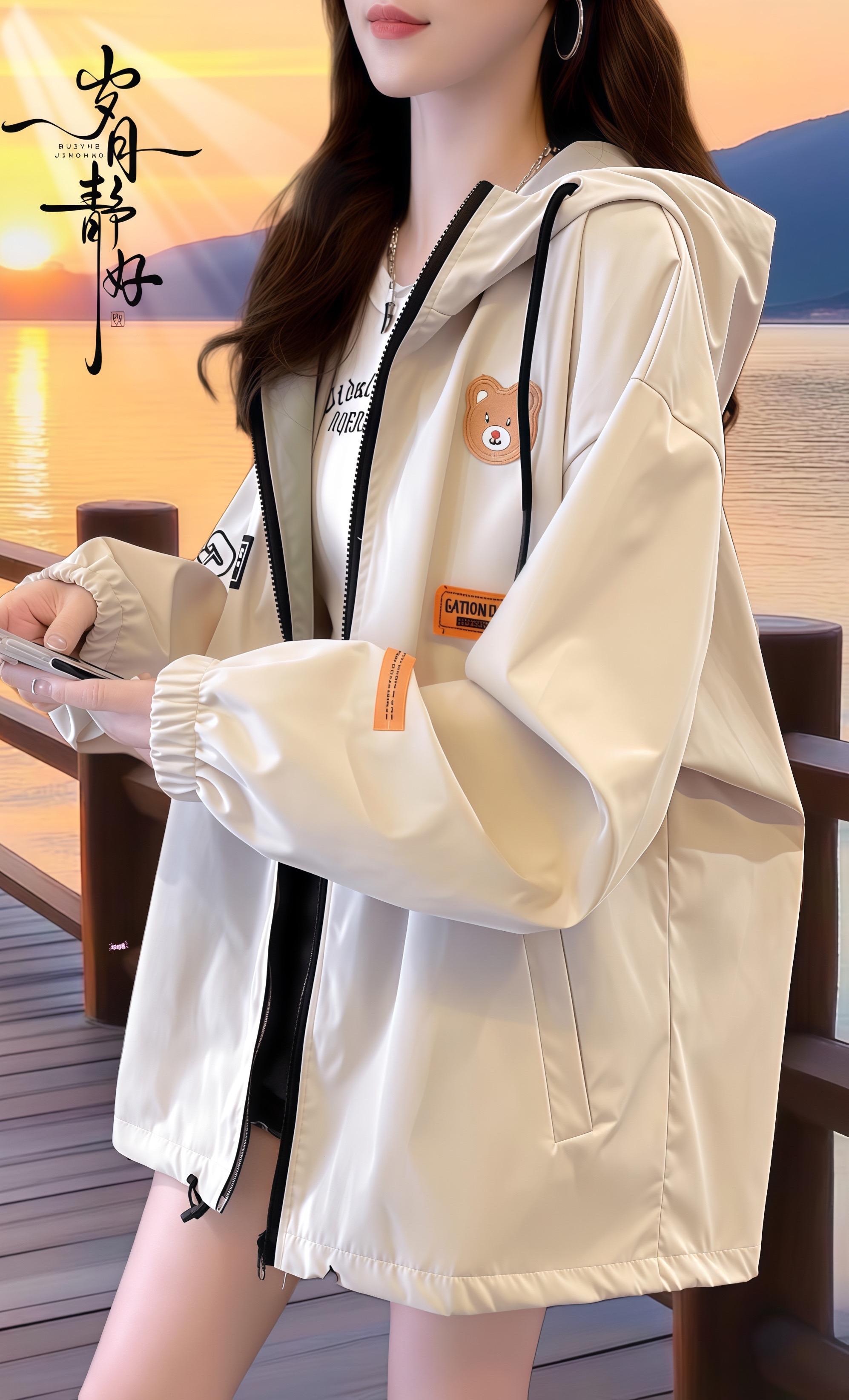 🎉胖MM救星!夏日轻薄风衣来啦✨。姐妹们👋🏻!终于找到适合大码女孩的夏季外套啦~这件韩版连帽薄款风衣🧥完全戳中我的心巴!宽松版型超藏肉⾁,走路带风超飒的😎~面料轻盈透气不闷汗💦,开衫设计随性又百搭✅。搭配牛仔裤或小短裙都绝美💃!颜色也超多选🌈,黄皮友好显白到发光🌟~亲测显瘦十斤不是梦📏!胖mm也能穿出高级感👑~你们夏天会怎么搭这件神仙单品呀❓ #大码女装 #胖MM穿搭 #夏季风衣 #显瘦神器 #韩系OOTD