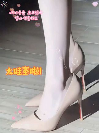 140斤+宽胖脚+粗腿一样拿捏御姐!#尖头细跟高跟鞋 #气场全开 #脚宽脚胖都可以 #裸色高跟鞋 #哎呦喂你鞋真好看@抖音小助手