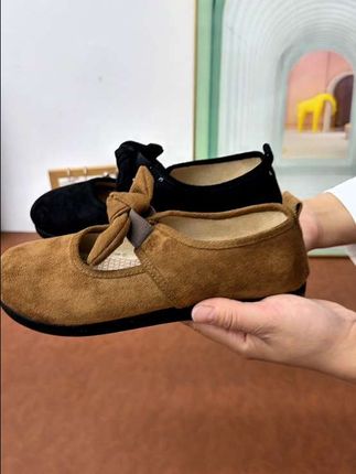 丑萌豆豆鞋 春季新款老北京布鞋女百搭时尚蝴蝶结包头鞋舒适洋气平底妈妈鞋#丑萌豆豆鞋 #时尚休闲鞋 #软底妈妈鞋 #蝴蝶结豆豆鞋