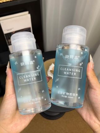 从高中就一直在用的卸妆水,不管你是大浓妆还是日常妆敷几秒立马卸的干干净净!现在个位数到手整整一大瓶!植物提取,温和不刺激!#卸妆水 #强烈推荐 #温和卸妆#女生必备 #卸妆