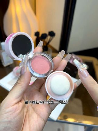 谁懂啊,这个罐罐腮红的含金量!真的好粉嫩,好好看呀!#腮红 #平价彩妆 #仙女必备