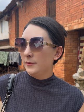 虽然装逼失败,但口红确实不错#我的乡村生活 #好物推荐🔥 #沪兮女王不沾杯口红