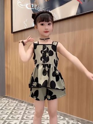 #创作灵感 #夏季休闲舒适穿搭分享 #女童穿搭 #出游穿搭