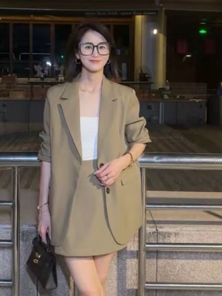 2025年秋季潮流宽松小西装外套女百搭设计师韩版短裙西服裙裤子#质感职业套装 #职场穿搭 #女性职场穿搭 #西服穿搭 #高级感穿搭