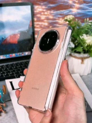 清爽透明手机壳 高清透亮 不发黄不变形 保护中轴不惧磕碰 还原裸机手感#华为matex5 #华为matex6 #好物推存