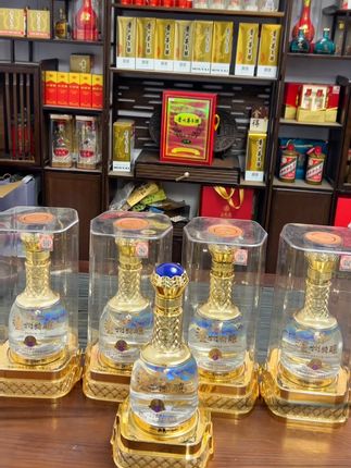 泸州老窖的泸州特酿动彩现在活动价以前一瓶价格现在能到手一整箱 抓紧时间抢再晚就没有了#白酒#好酒#划算#高端品质 #高端大气上档次