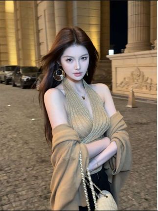 #轻奢女装 高级轻奢针织开衫+坑条挂脖背心套装#女神气质#针织套装#精致优雅#性感穿搭