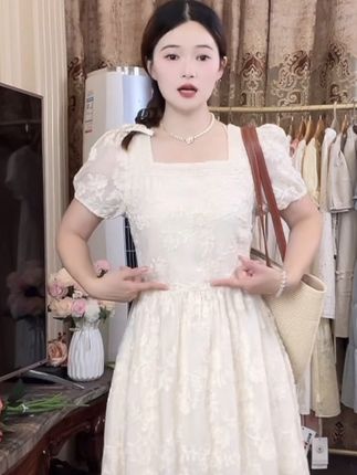法式假日刺绣连衣裙女夏高级遮肚子气质显瘦泡泡袖重工茶歇长裙子#新款连衣裙 #新款连衣裙 #超仙连衣裙 #显瘦连衣裙 #夏季连衣裙