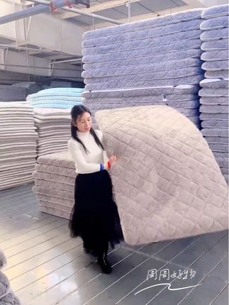 #床垫 #保暖床垫 #羊羔绒床垫 #加厚加绒 #这个冬天不怕冷 @DOU+小助手