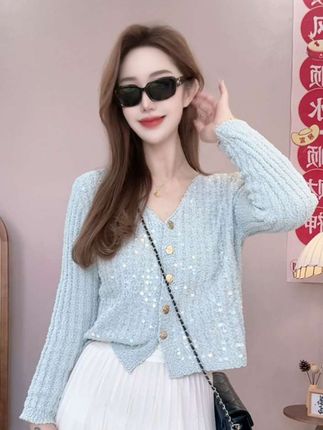 小香风轻奢亮片针织开衫女亮闪闪V领薄毛衣外套长袖早春chic上衣#秋季新款穿搭 #新款搭配每日更新中