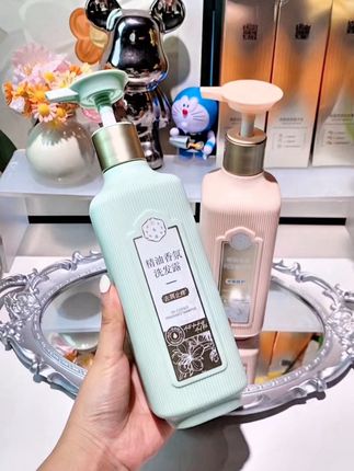 控油止痒,蓬松清爽,顺滑留香,香味持久#百雀羚三生花精油香氛洗发水 #洗发水种草 #正品保证
