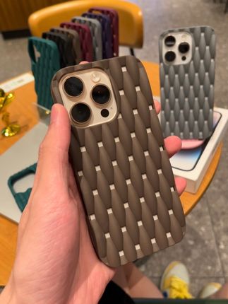 好小众的ins风设计手机壳 麻花编织散热性能好又防摔!#手机壳 #iphone手机壳个性 #防摔手机壳 #创意手机壳